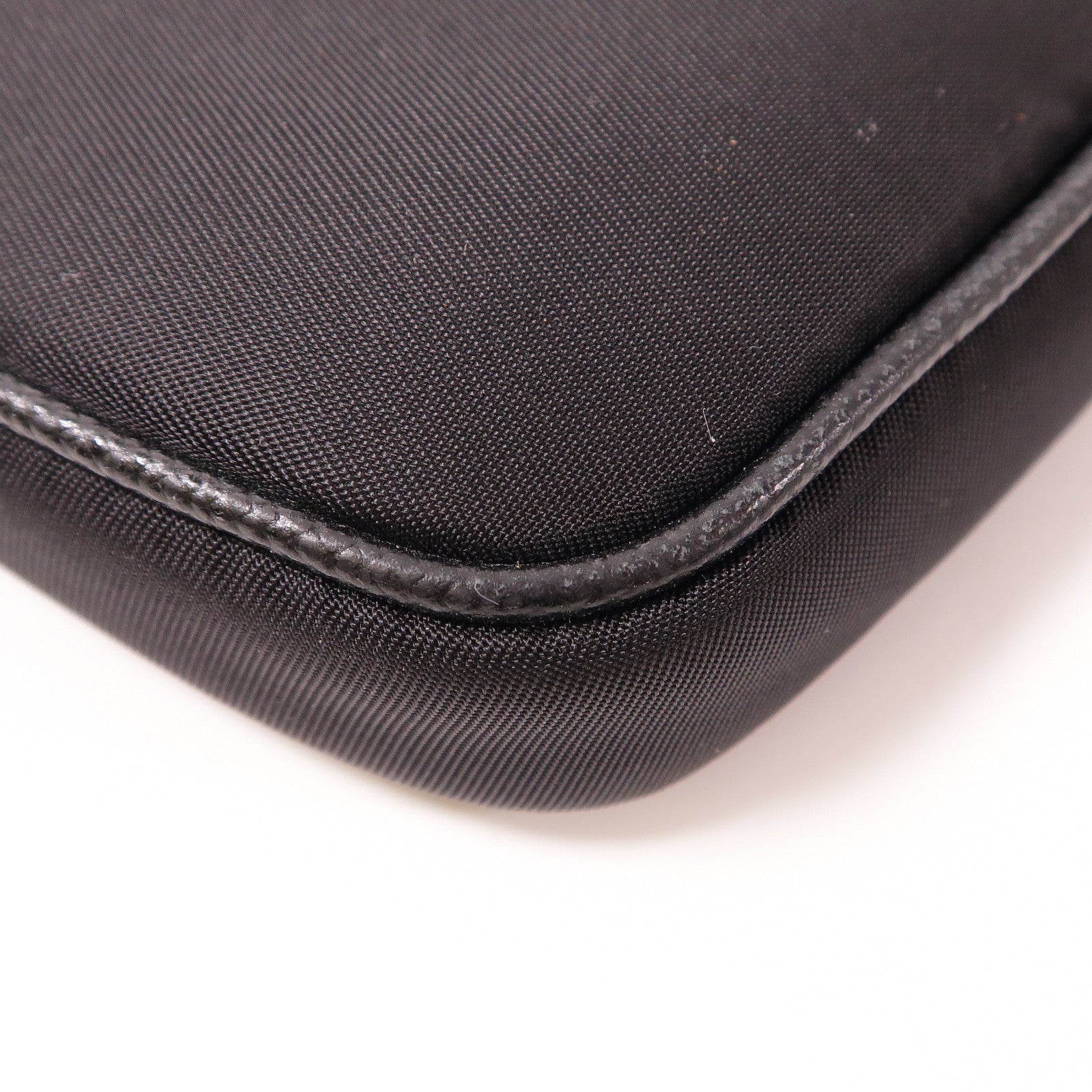 PRADA 尼龍Shoulder Bag銀扣肩背袋