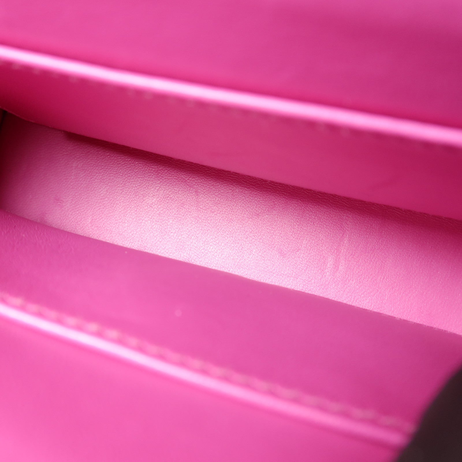 HERMES Chevre皮革Verrou Mini鏈帶肩背袋Rose Extreme