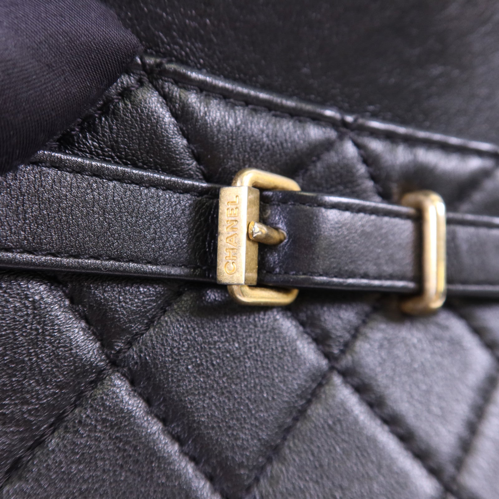CHANEL 牛皮皮革Shoulder Bag金扣肩背袋