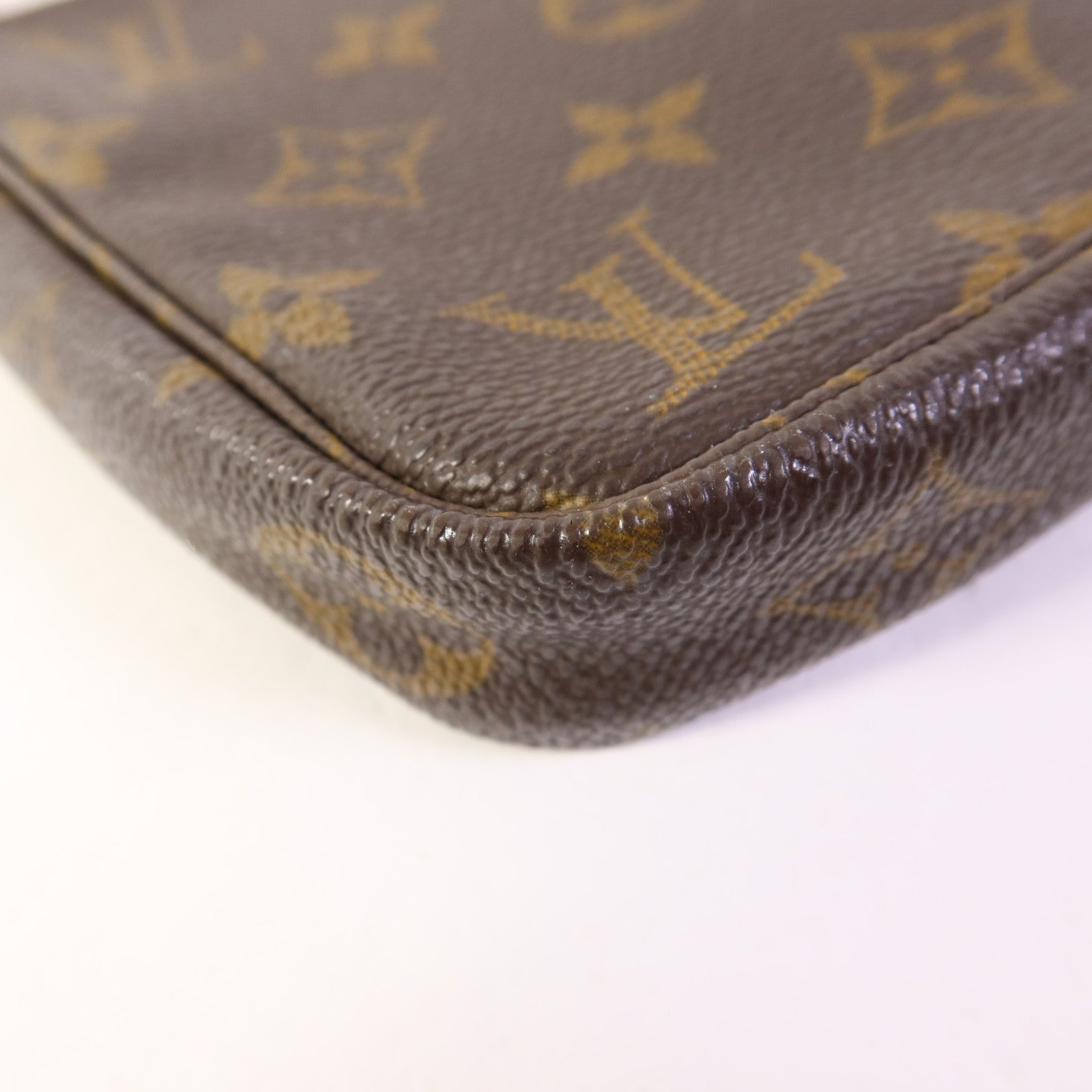 LOUIS VUITTON Monogram Pochette Accessoires金扣手挽袋棕色