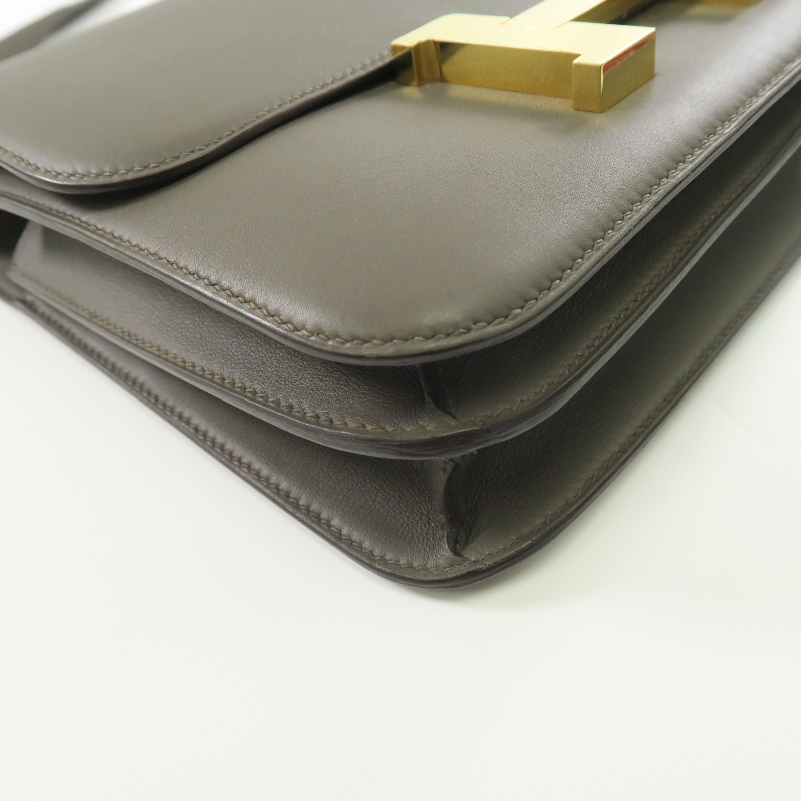 HERMES Swift皮革Constance 24金扣肩背袋Gris Etain錫器灰色