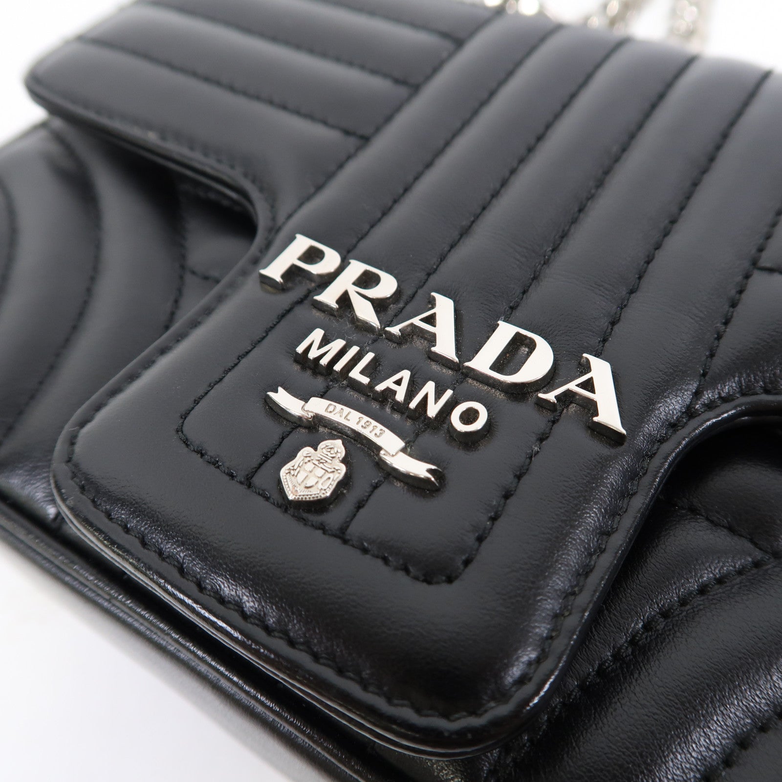 PRADA 牛皮皮革Diagramme Chain Shoulder Bag銀扣鏈帶肩背袋黑色