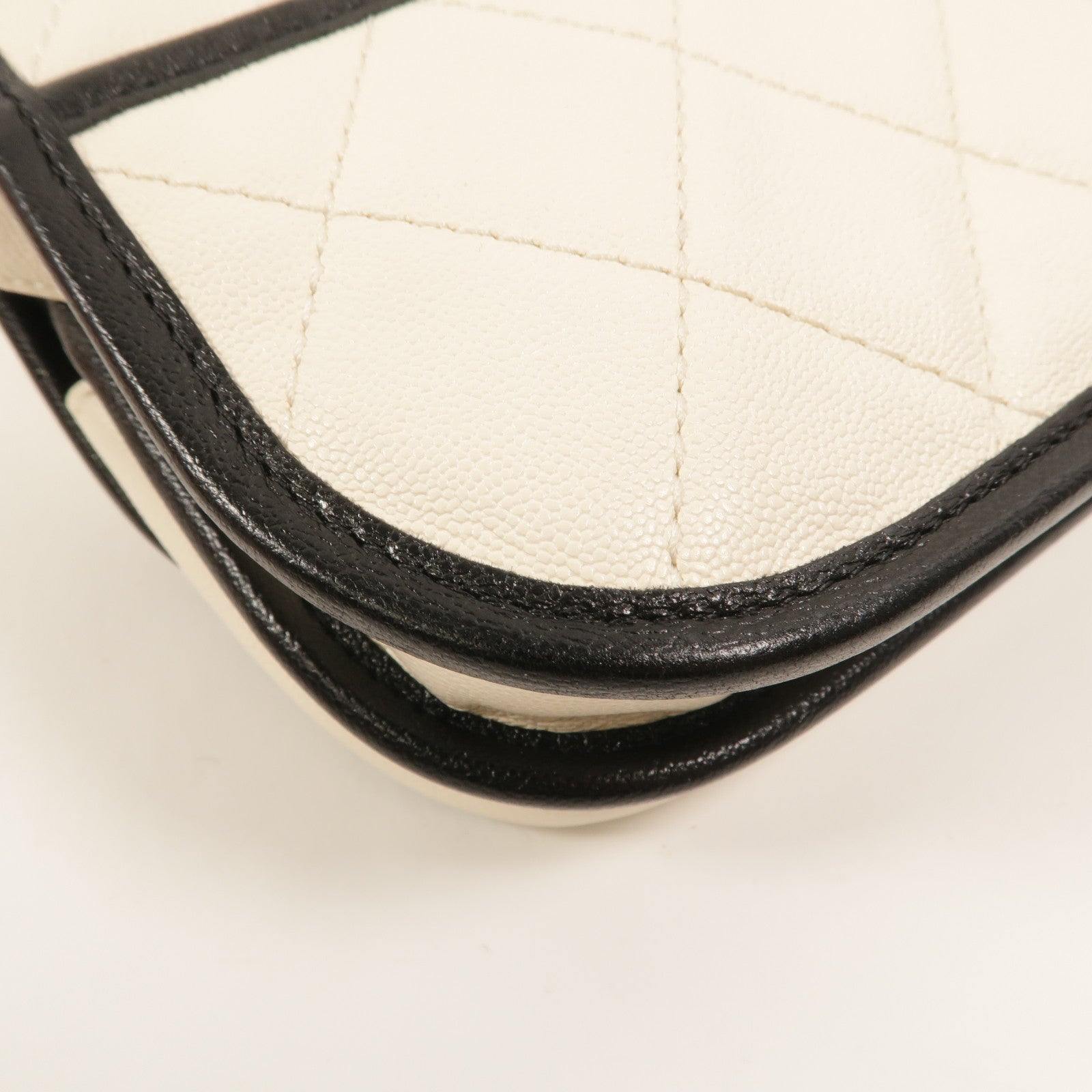 CHANEL 牛皮皮革Mini Round Flap Messenger Bag肩背袋