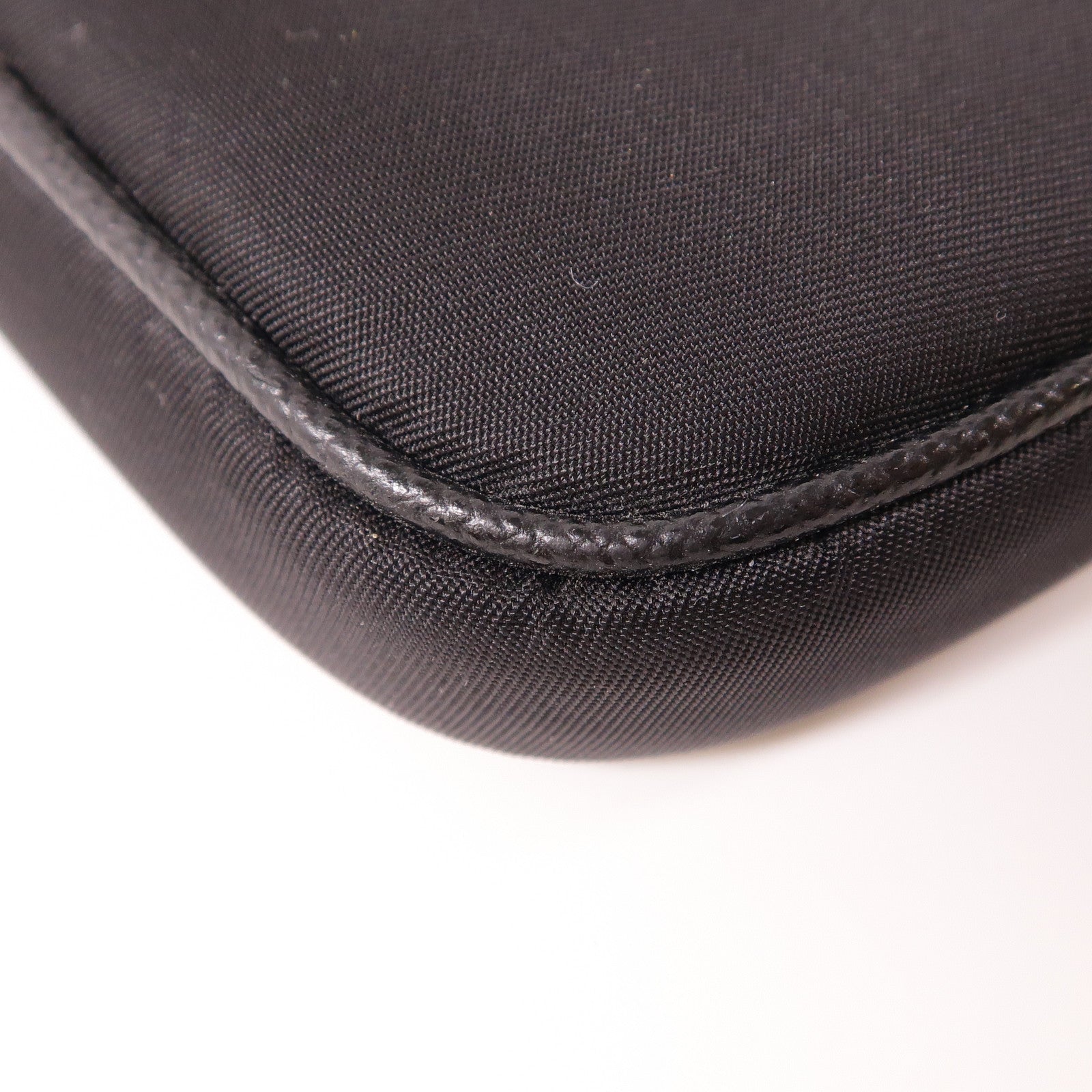 PRADA 尼龍Shoulder Bag銀扣肩背袋