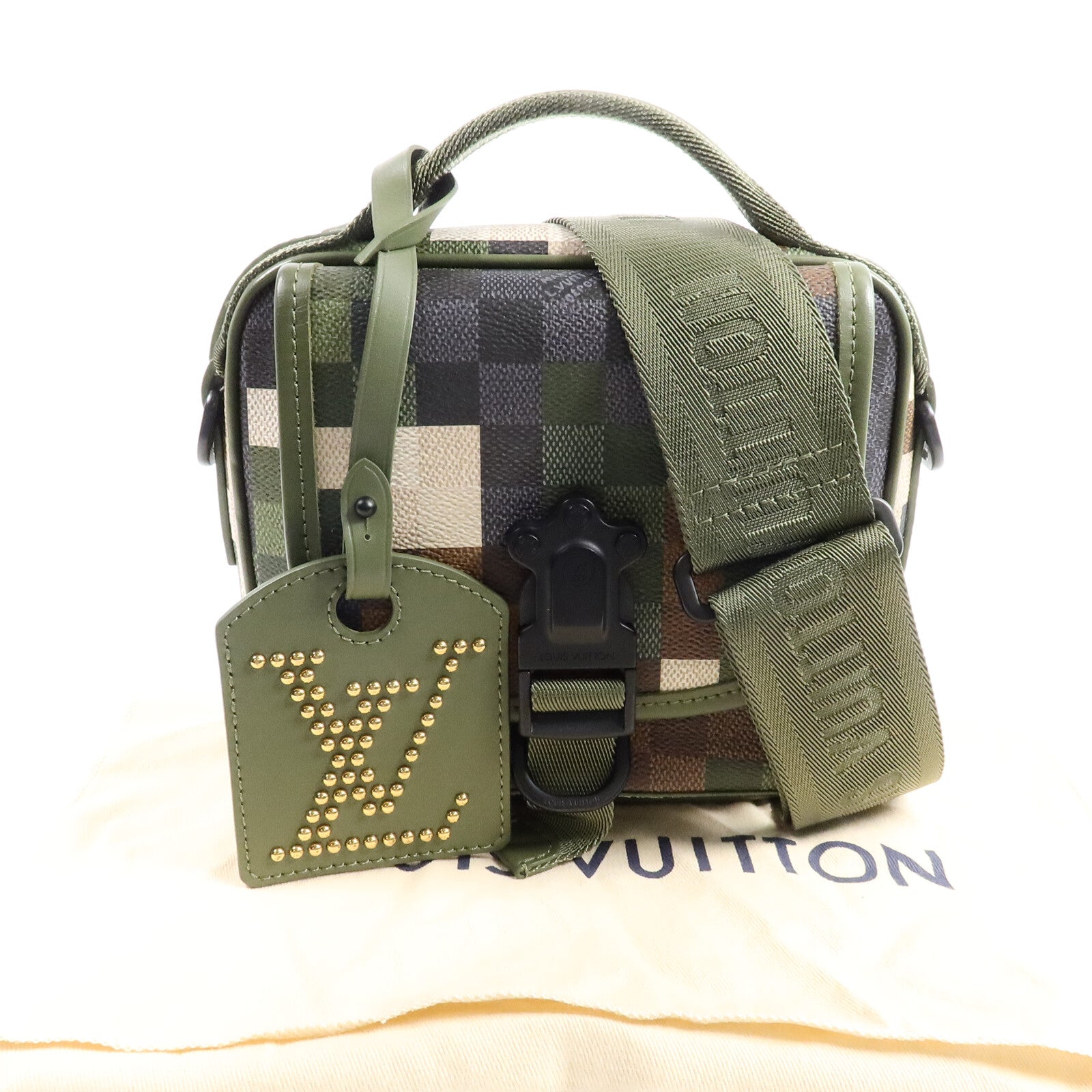 LOUIS VUITTON Damoflage Taigarama Quest Messenger手挽肩背兩用袋