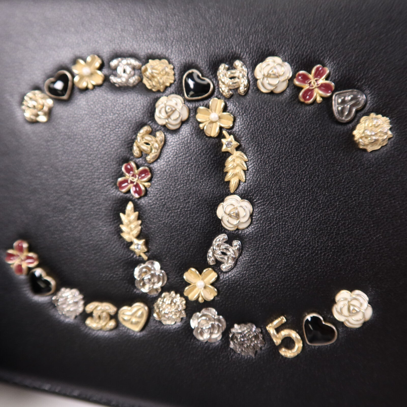 CHANEL 牛皮皮革WOC Wallet On Chain金扣鏈帶肩背袋