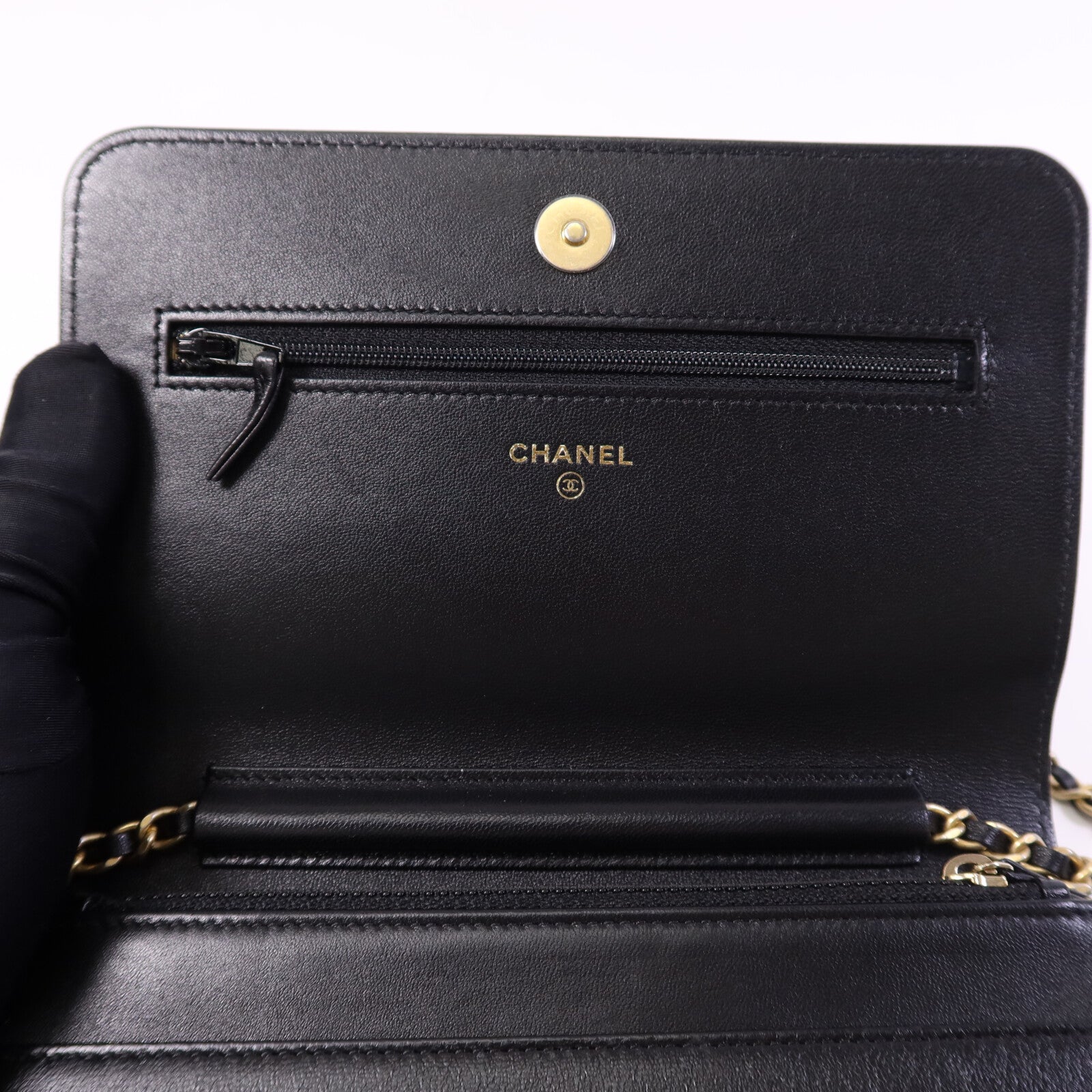 CHANEL 牛皮皮革WOC Wallet On Chain金扣鏈帶肩背袋