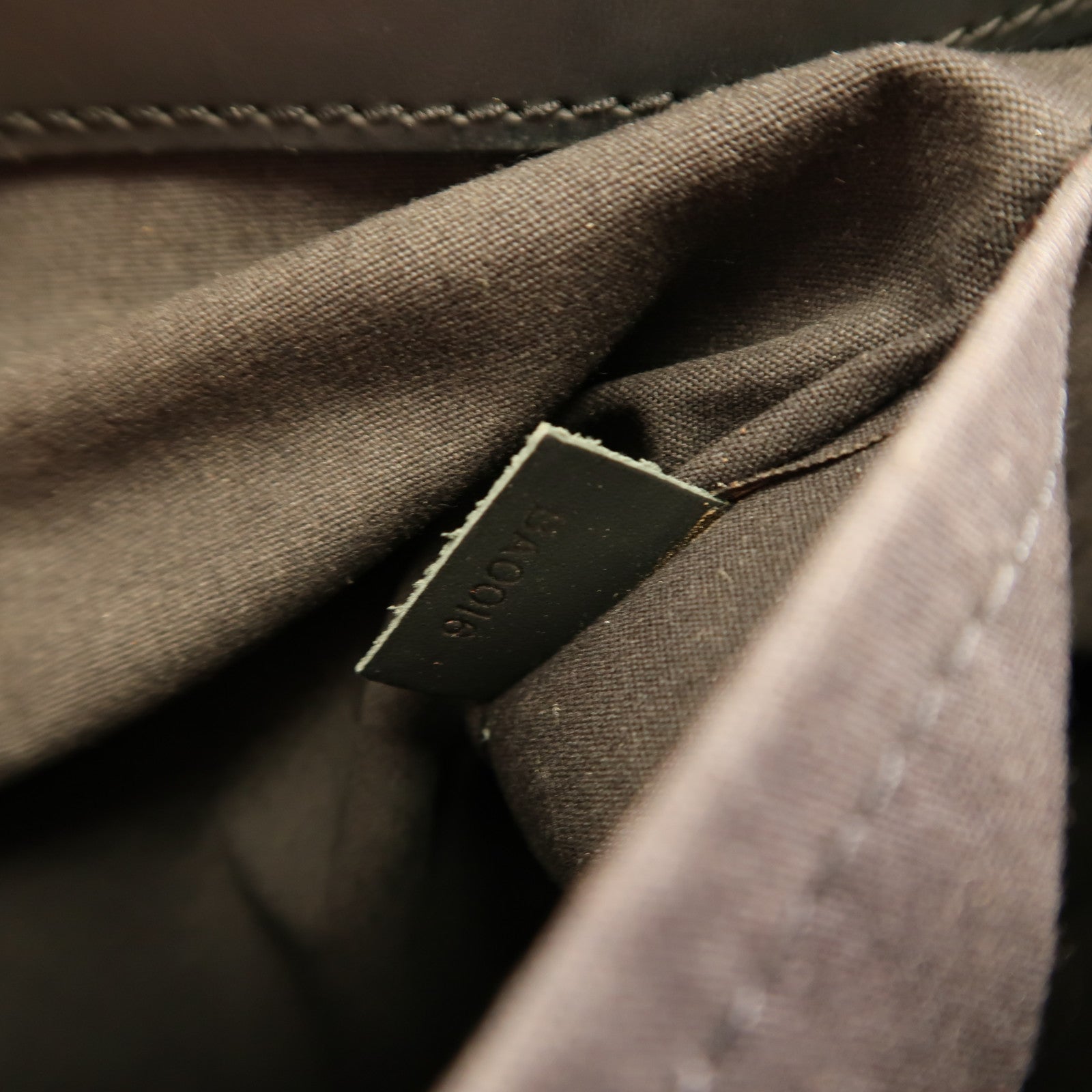 LOUIS VUITTON Epi Passy銀扣手挽袋黑色