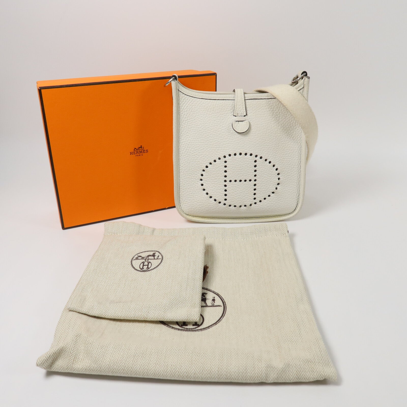 HERMES Clemence皮革Evelyne TPM肩背袋New White