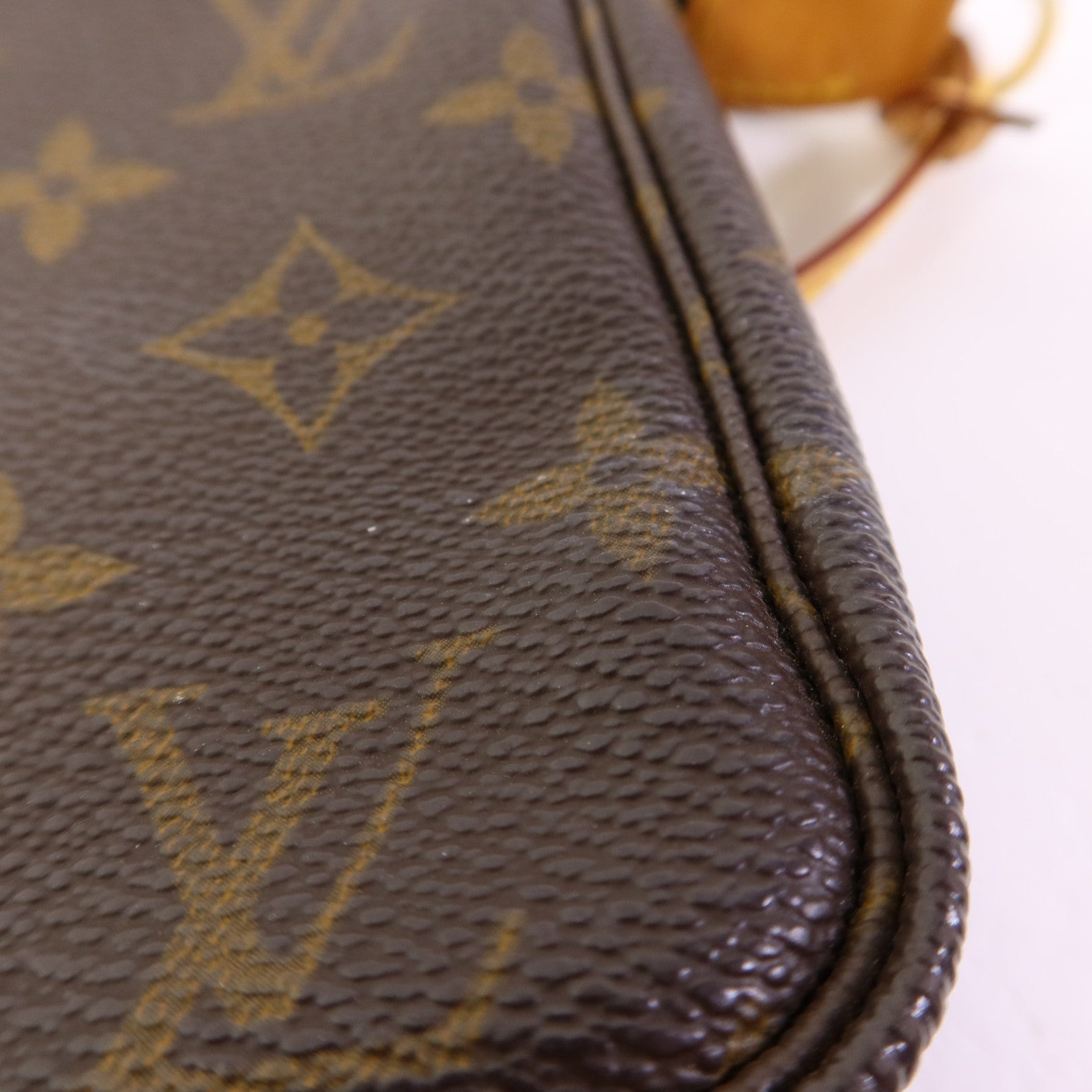 LOUIS VUITTON Monogram Pochette Accessoires金扣手挽袋棕色
