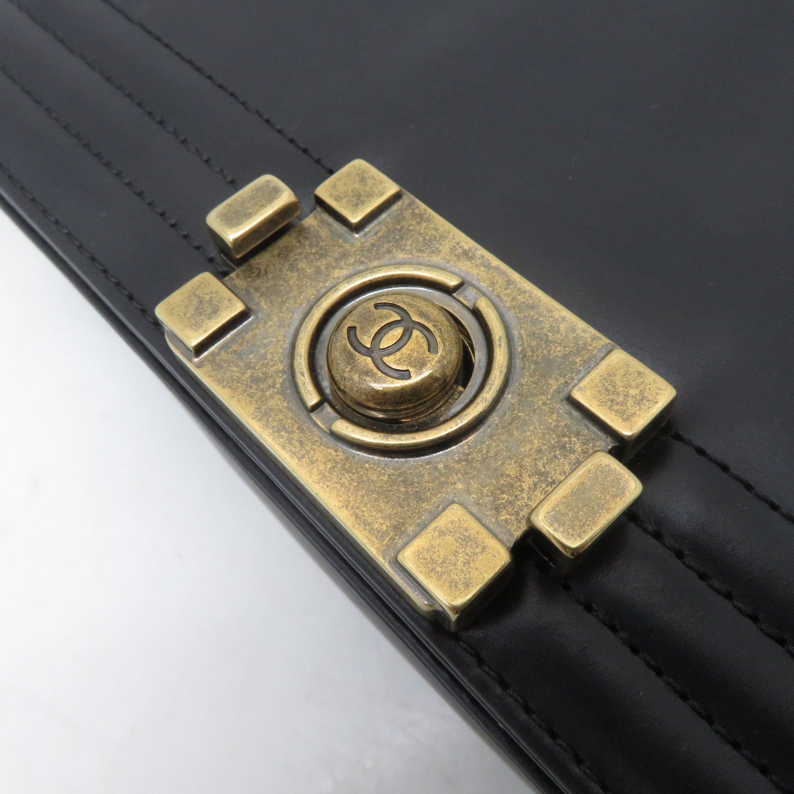 CHANEL **【激減優惠】牛皮皮革Boy Chanel金扣鏈帶肩背袋黑色