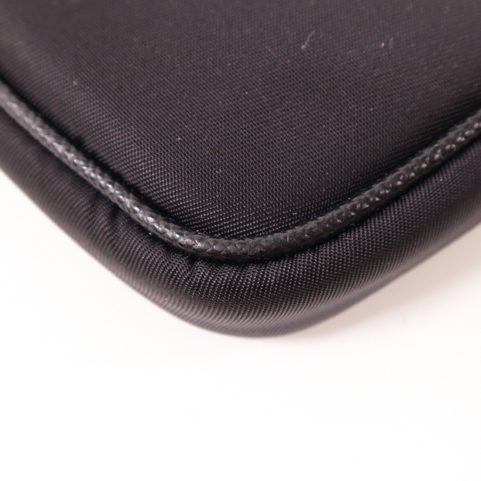PRADA 尼龍Shoulder Bag銀扣肩背袋