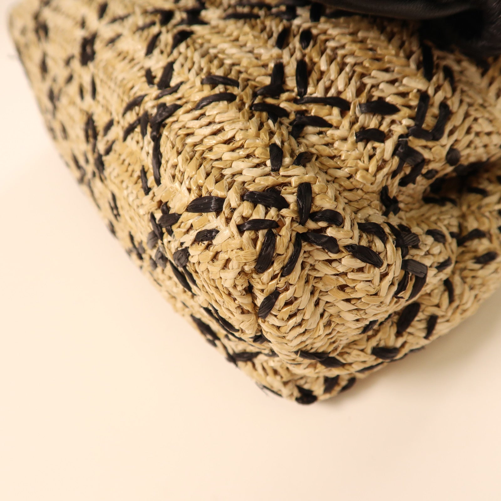 Tory Burch 藤料Chain Shoulder金扣鏈帶肩背袋米色/黑色