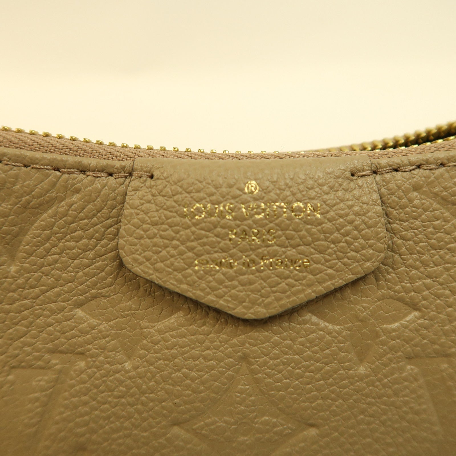 LOUIS VUITTON Monogram Empreinte Easy Pouch On Strap金扣鏈帶肩背袋米色
