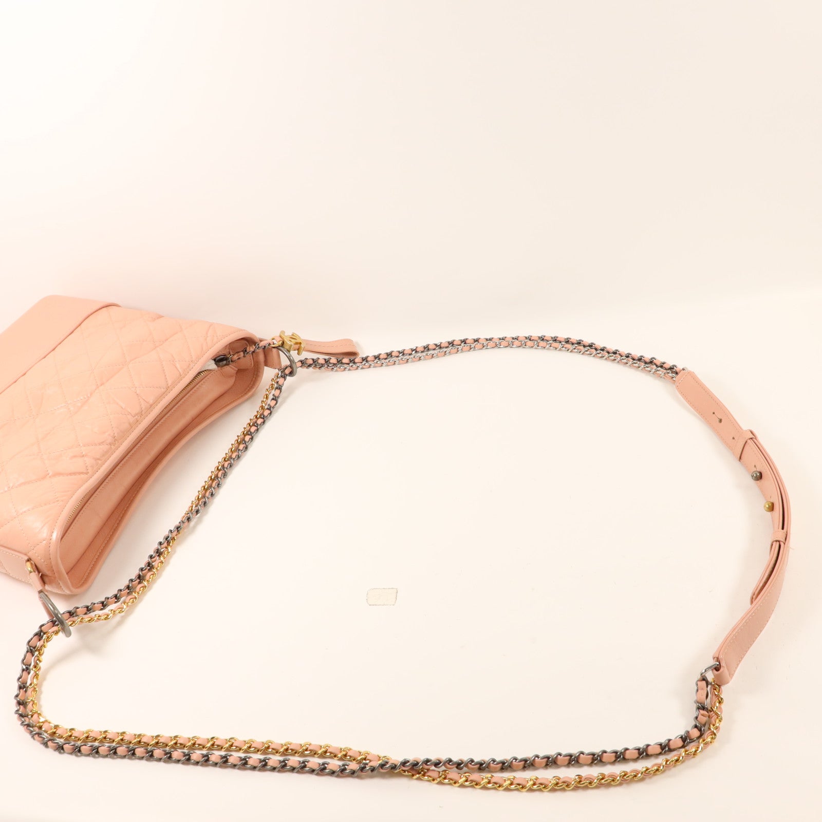 CHANEL 牛皮皮革Gabrielle Medium鏈帶肩背袋