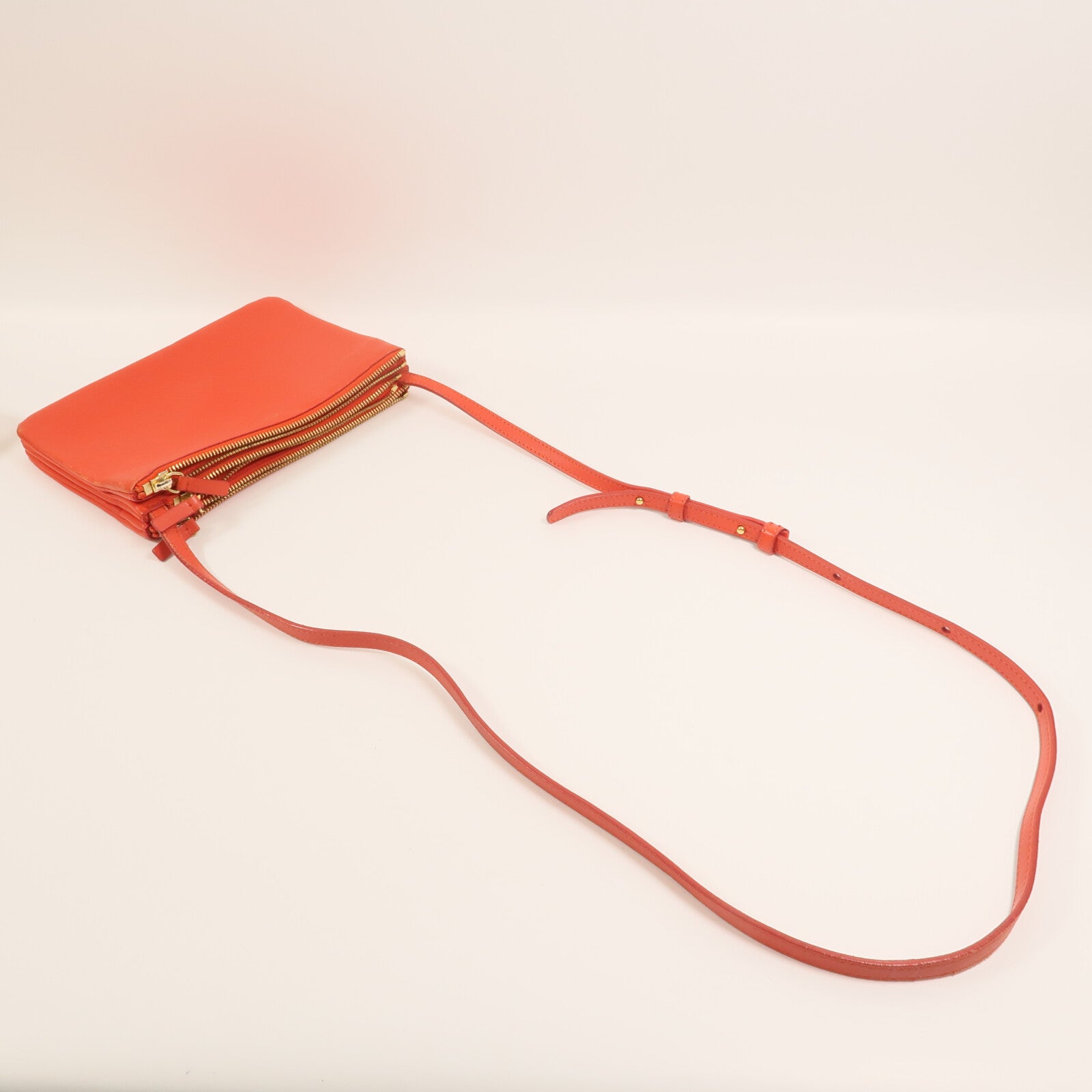 CELINE 【激減優惠】羊皮皮革Trio金扣肩背袋