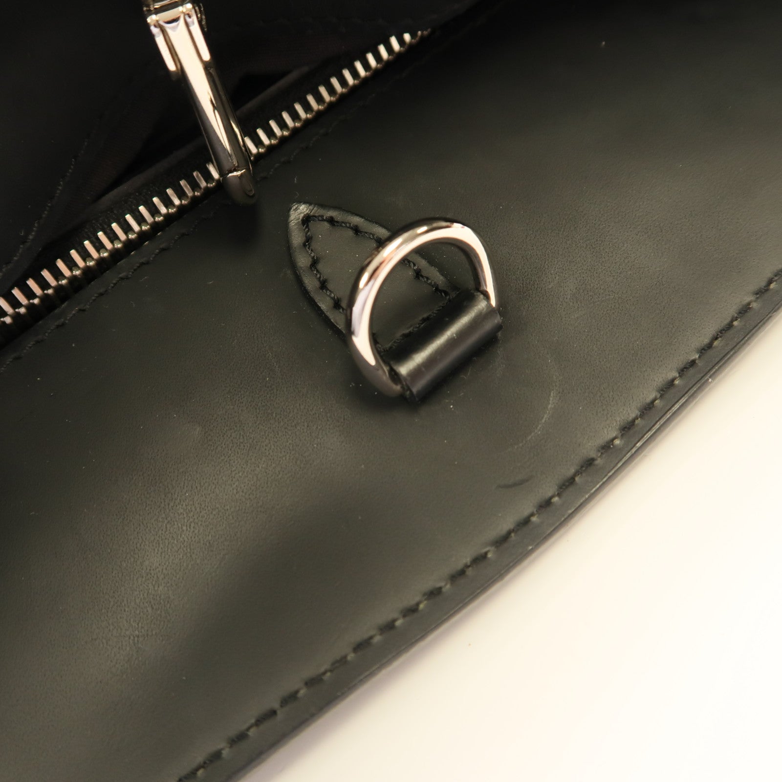 LOUIS VUITTON Epi Passy銀扣手挽袋黑色