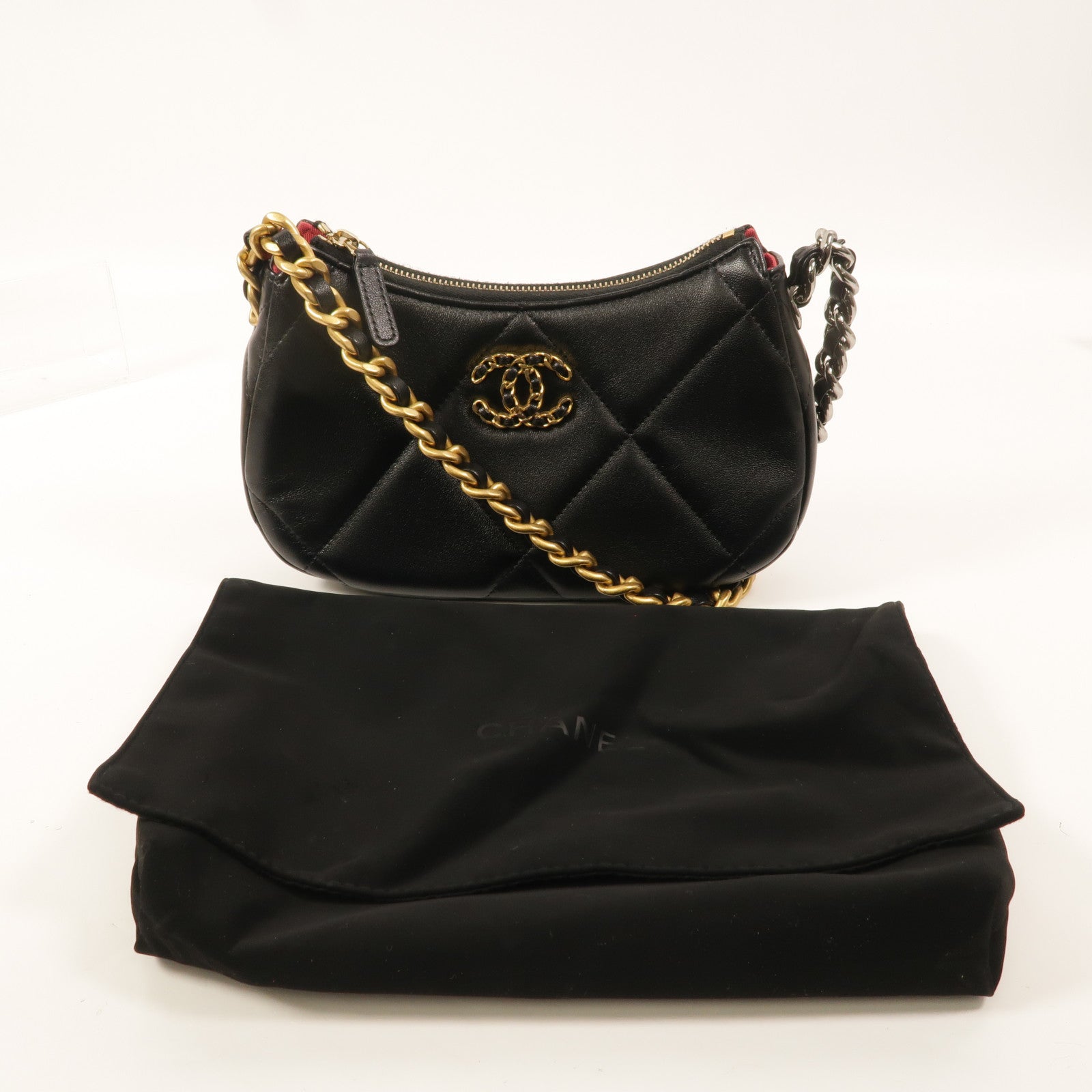 CHANEL 羊皮皮革C19 Hobo鏈帶肩背袋