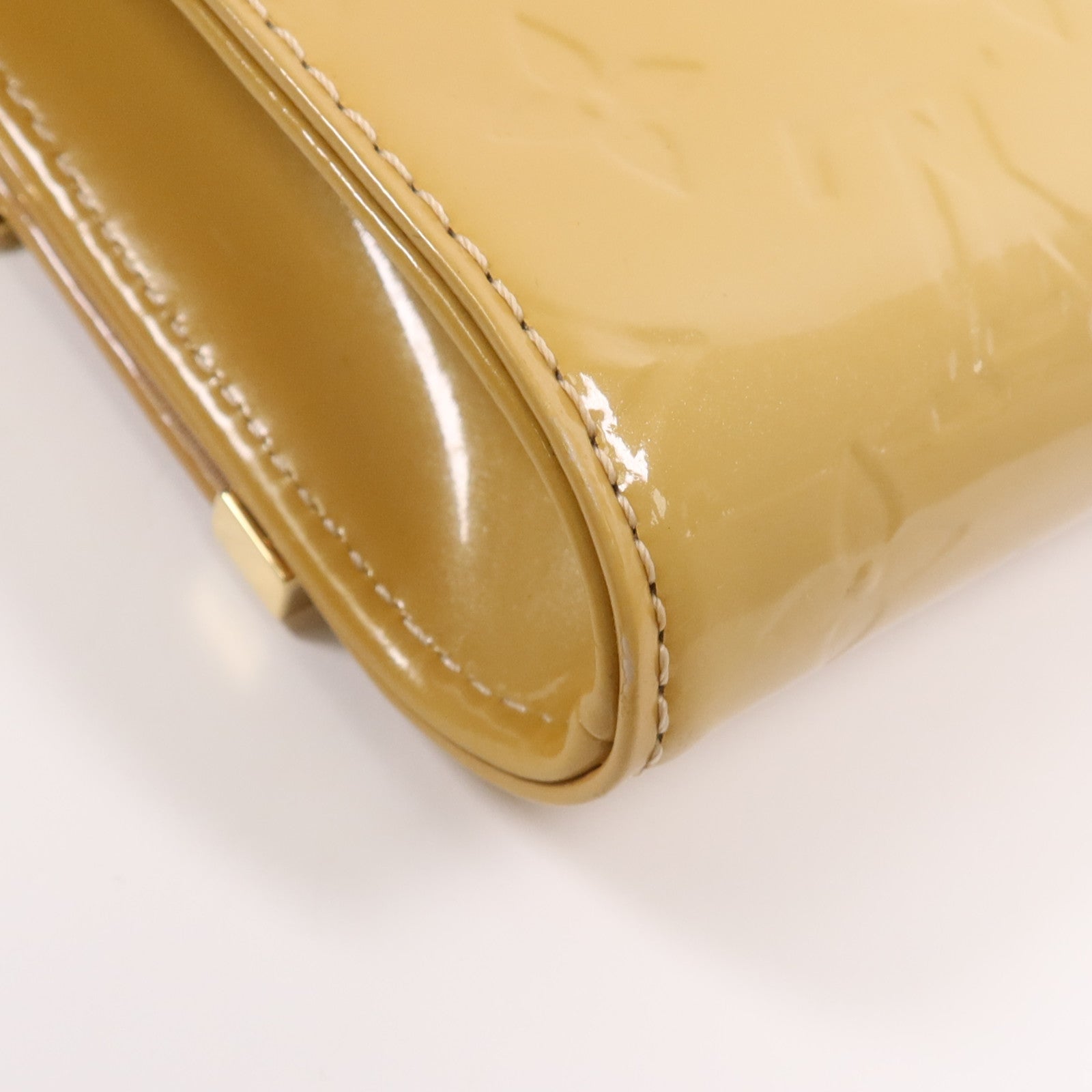 LOUIS VUITTON Vernis Ana Pochette金扣鏈帶肩背袋