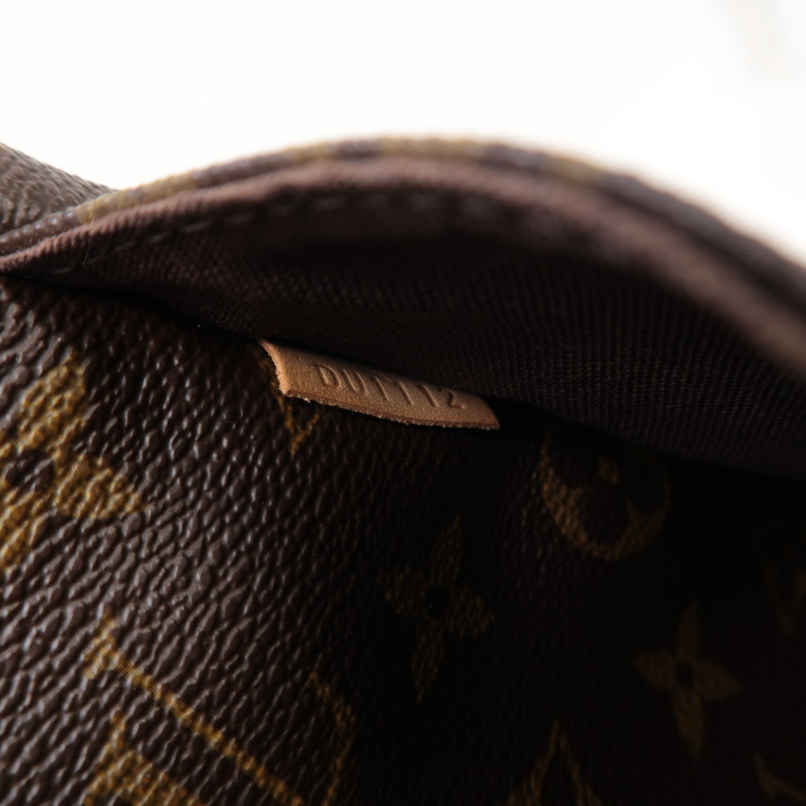 LOUIS VUITTON Monogram Menilmontant MM金扣肩背袋啡色