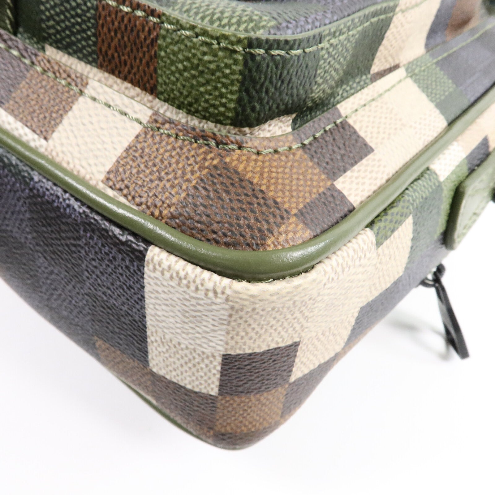 LOUIS VUITTON Damoflage Taigarama Quest Messenger手挽肩背兩用袋