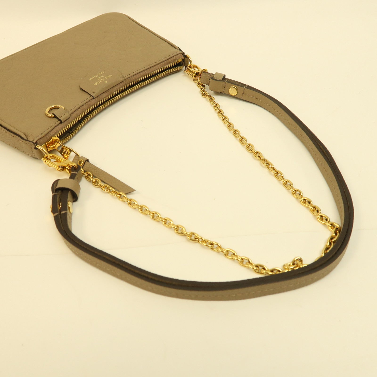 LOUIS VUITTON Monogram Empreinte Easy Pouch On Strap金扣鏈帶肩背袋米色