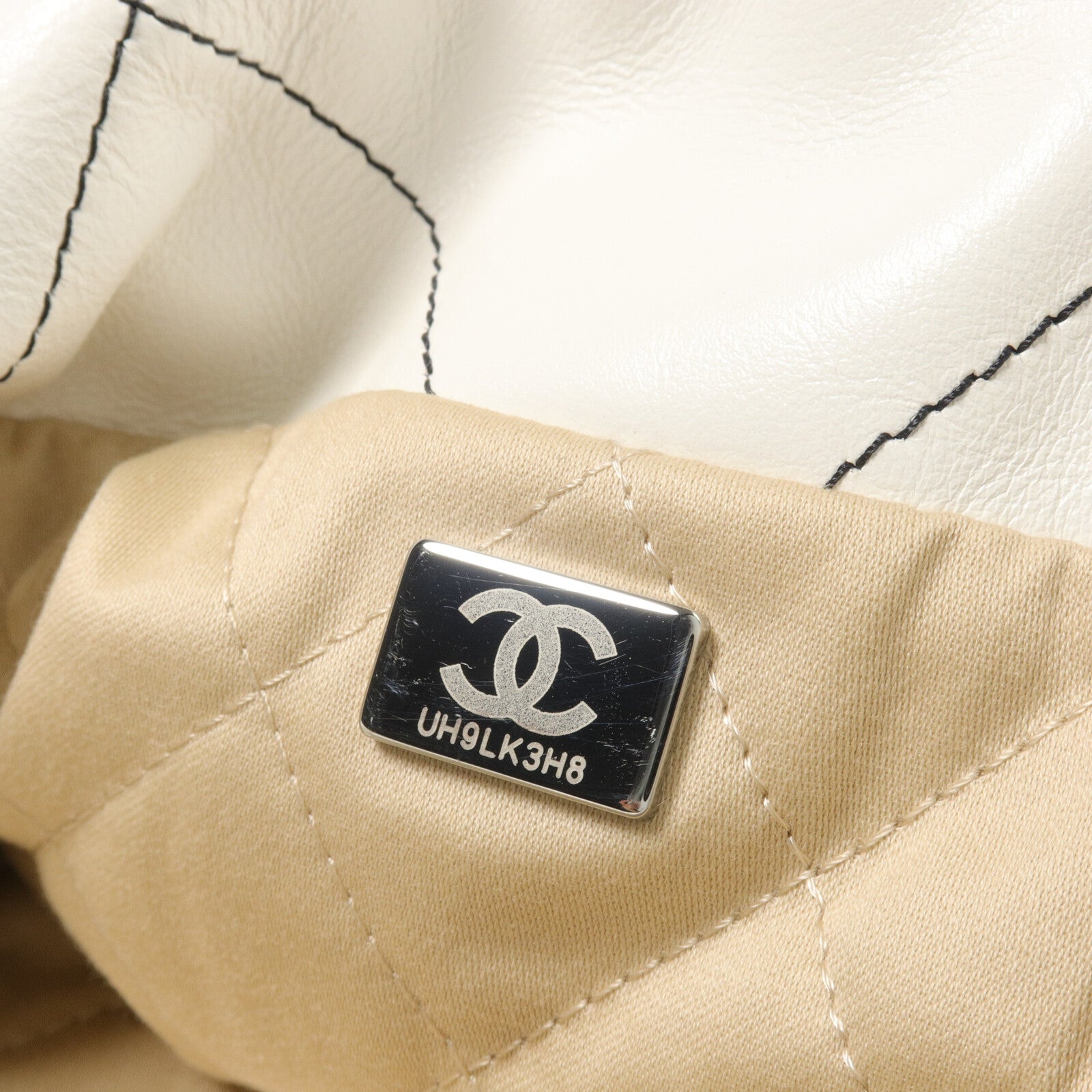CHANEL 牛皮皮革Chanel 22 Small鏈帶肩背袋