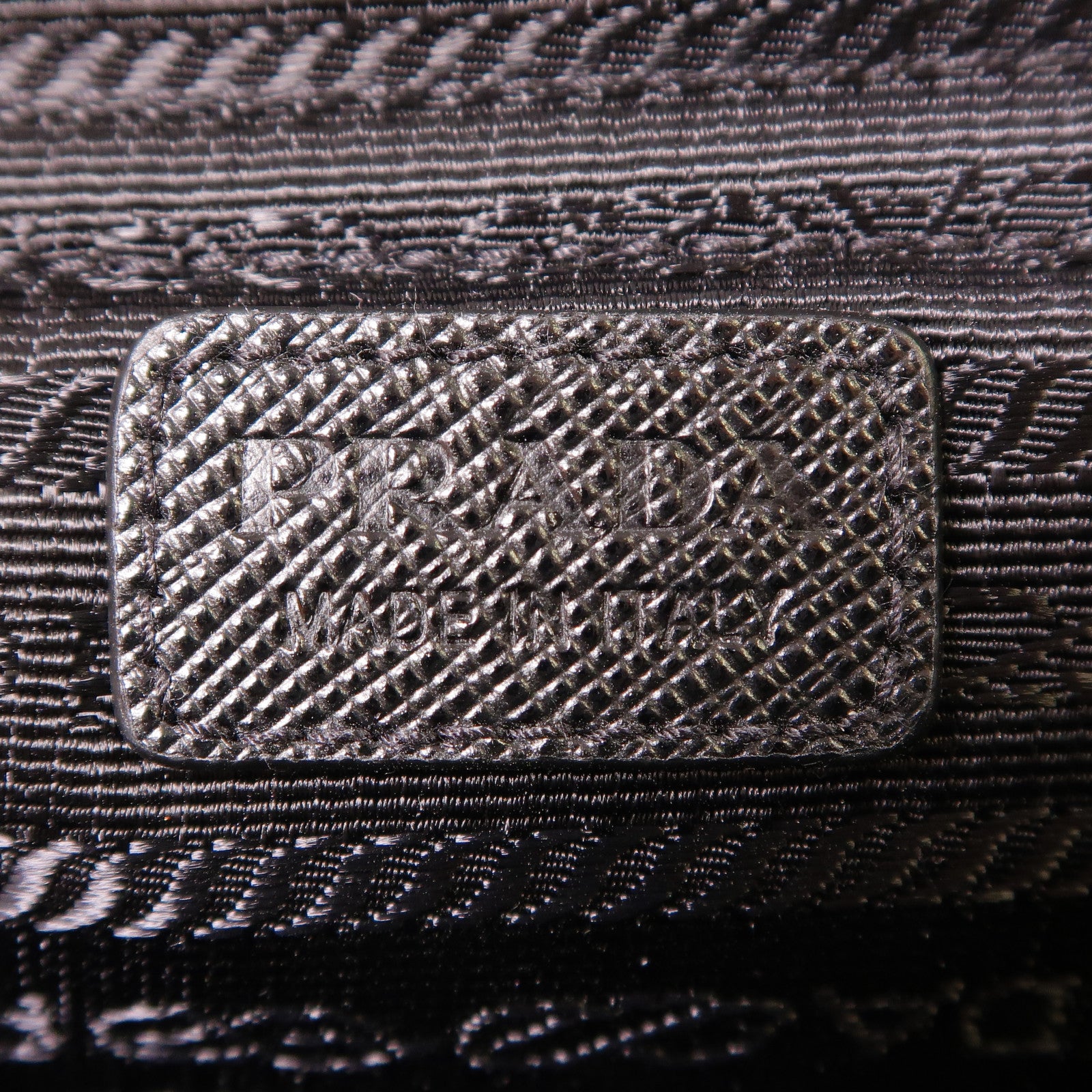 PRADA 尼龍Shoulder Bag銀扣肩背袋