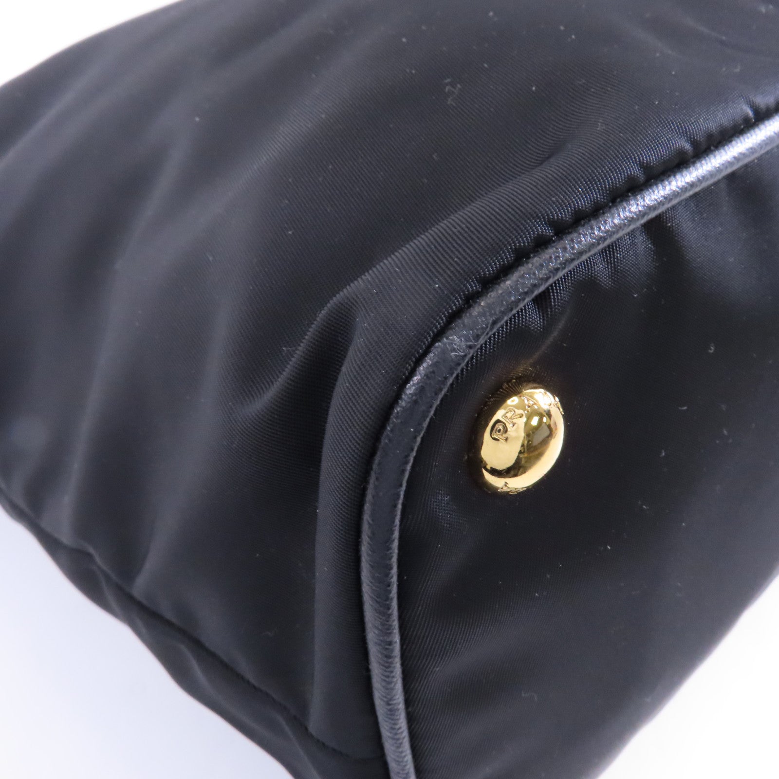 PRADA 尼龍Shoulder Bag金扣肩背袋黑色