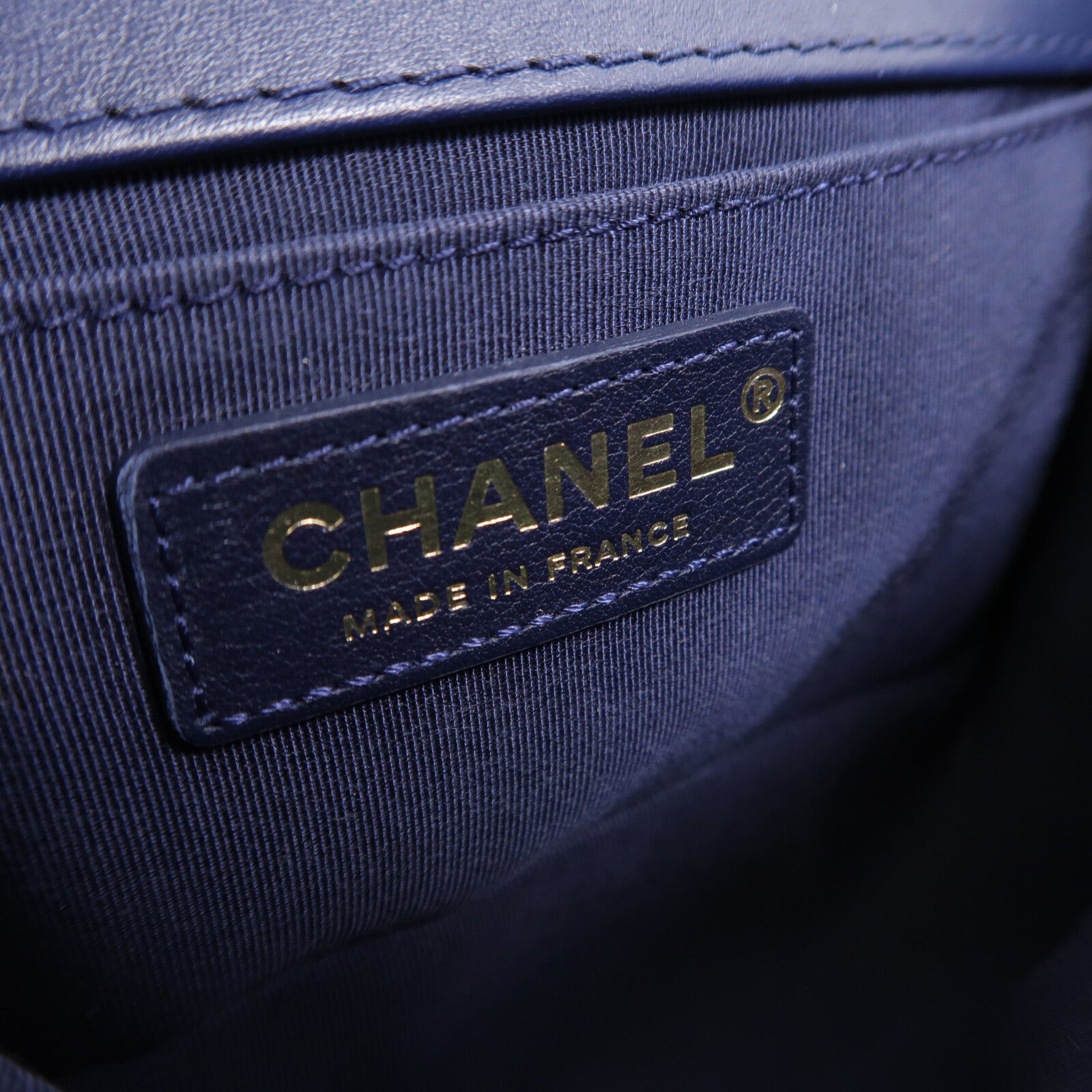 CHANEL 牛皮皮革Boy 20鏈帶肩背袋