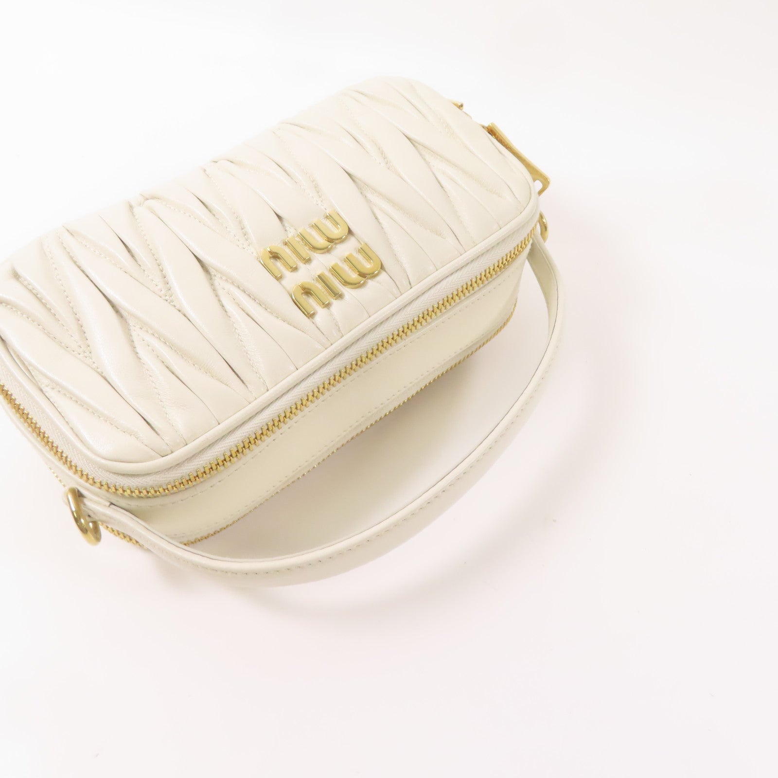 Miu Miu 羊皮皮革Matlasse Nappa Shoulder Bag金扣肩背袋白色