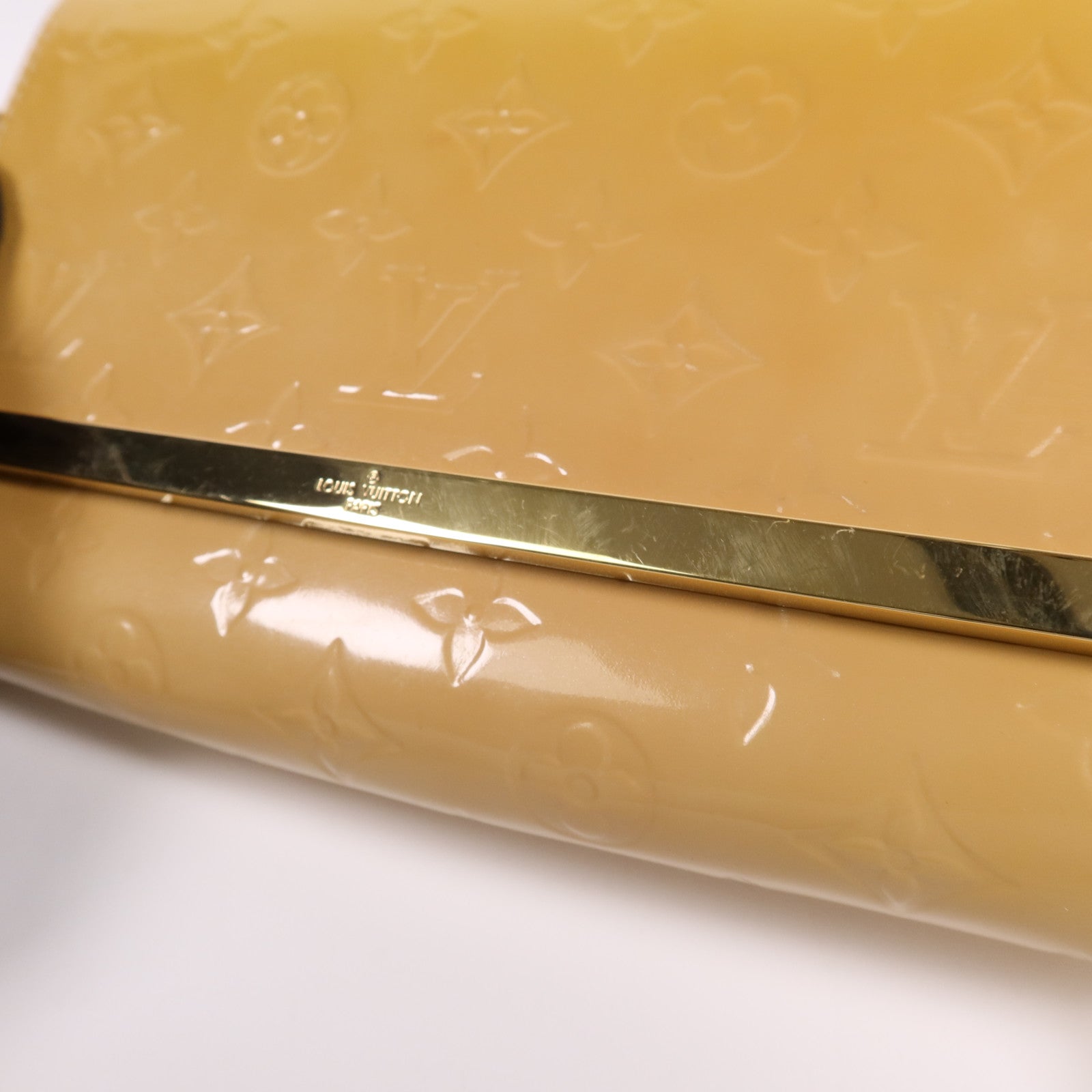 LOUIS VUITTON Vernis Ana Pochette金扣鏈帶肩背袋