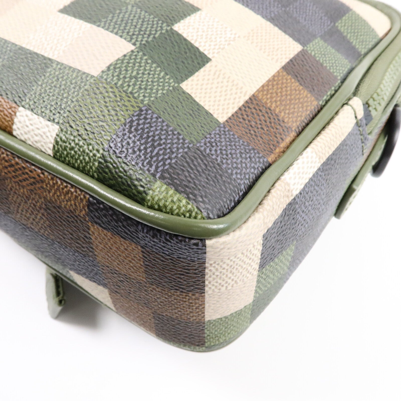 LOUIS VUITTON Damoflage Taigarama Quest Messenger手挽肩背兩用袋