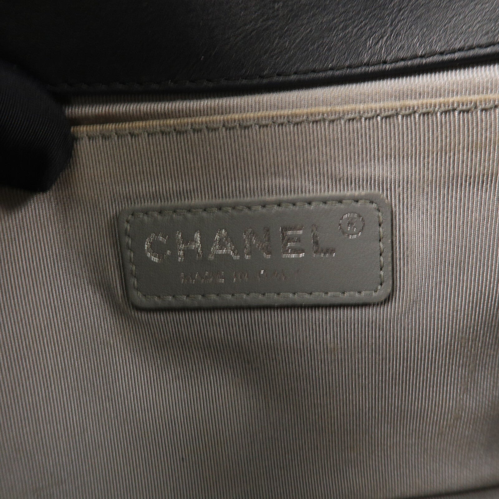 CHANEL 牛皮皮革Boy 25鏈帶肩背袋