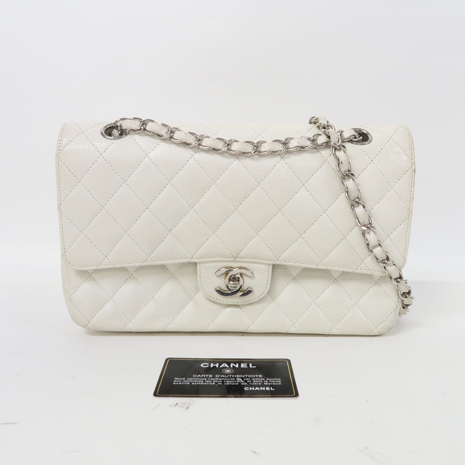 CHANEL 菱格牛皮皮革Classic 25銀扣鏈帶肩背袋白色