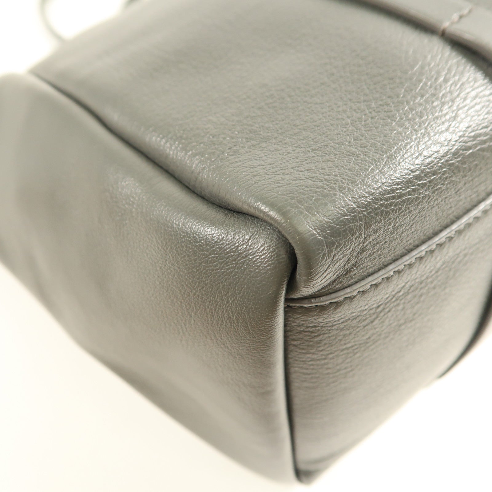 BALENCIAGA 牛皮皮革Everyday肩背袋