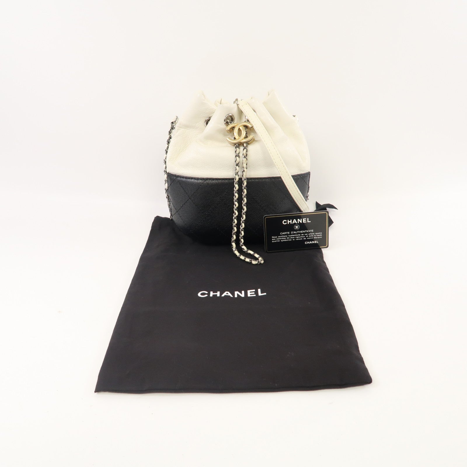 CHANEL 牛皮皮革Chain Shoulder鏈帶肩背袋黑色/白色