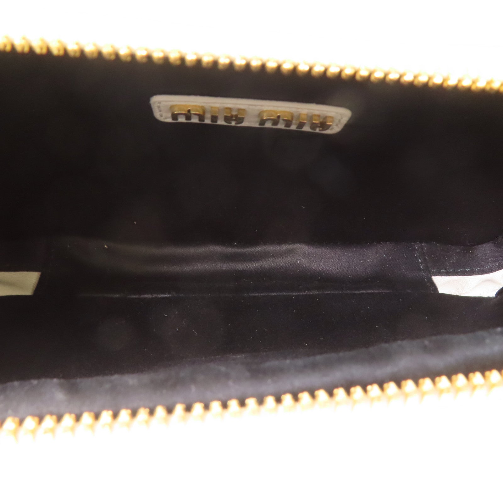 Miu Miu 羊皮皮革Matlasse Nappa Shoulder Bag金扣肩背袋白色