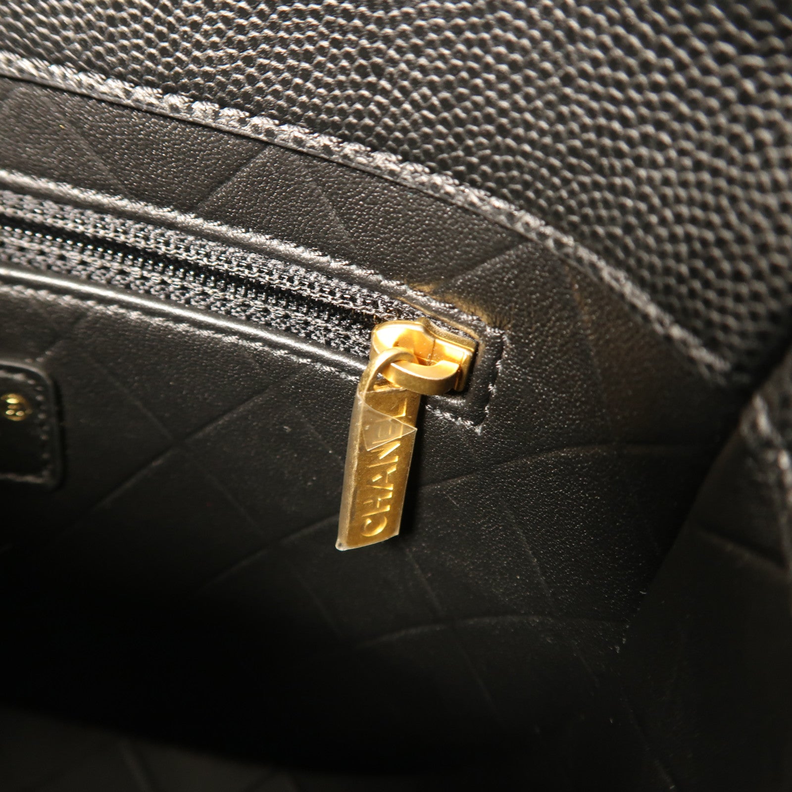 CHANEL 牛皮皮革Chain Shoulder金扣肩背袋