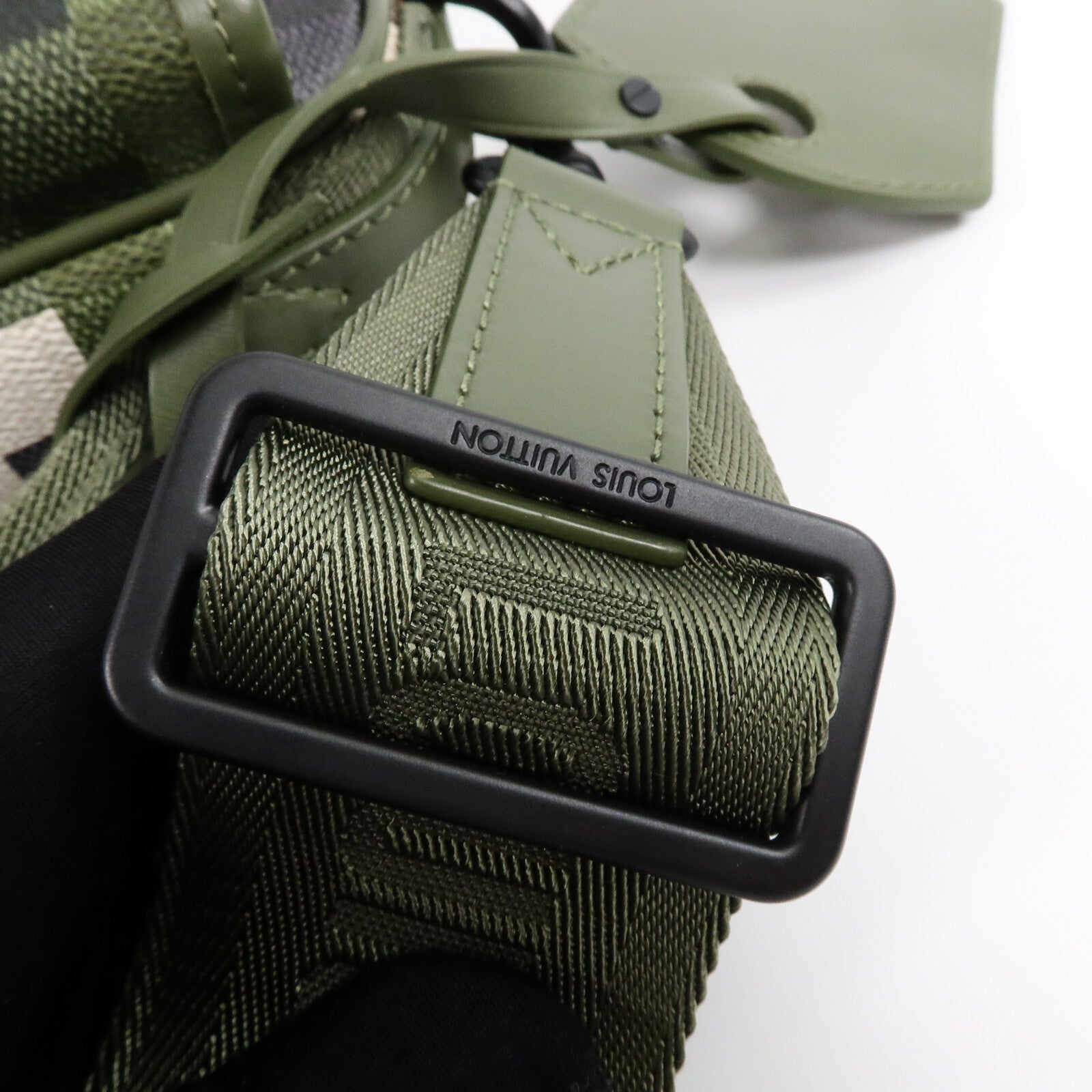 LOUIS VUITTON Damoflage Taigarama Quest Messenger手挽肩背兩用袋