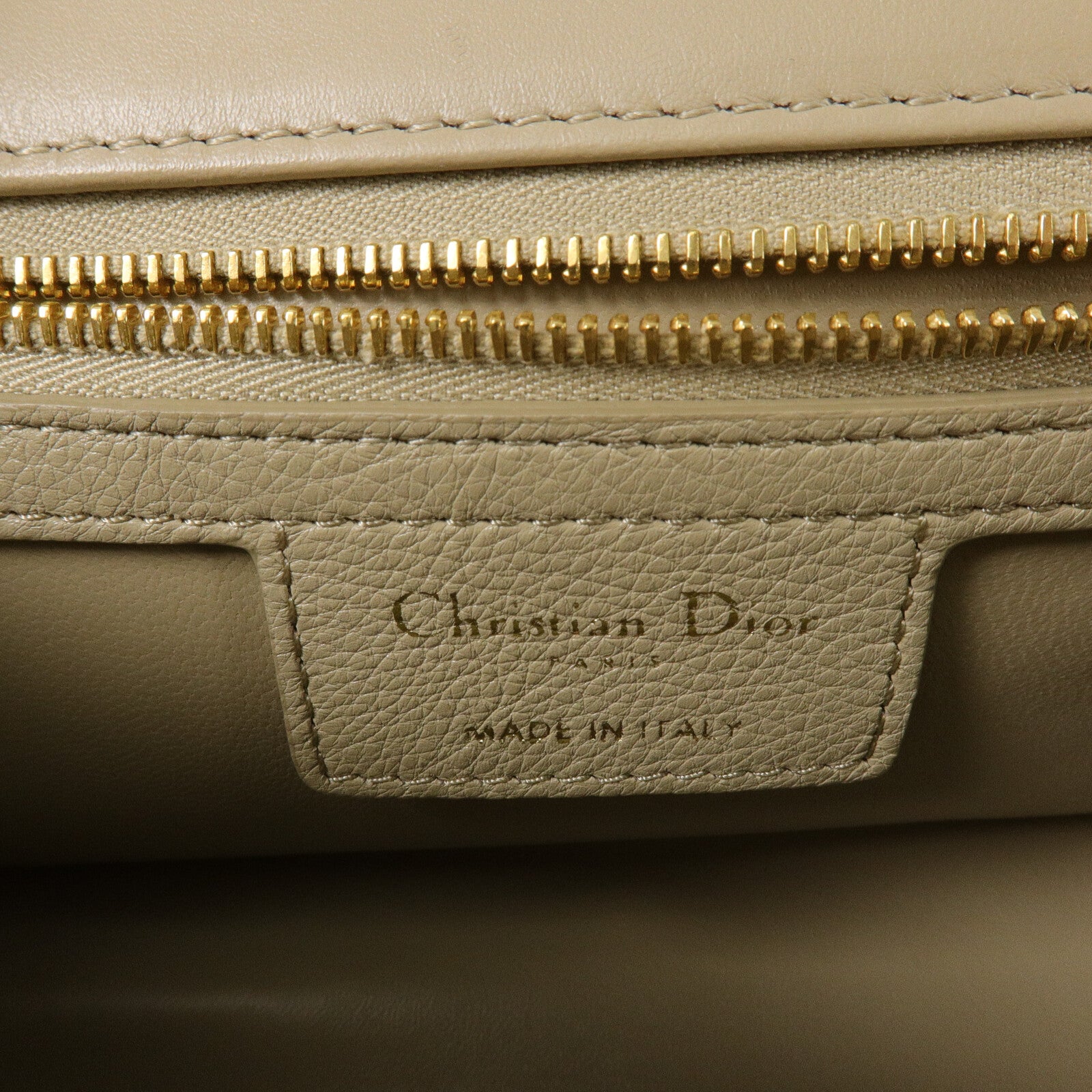 Dior 牛皮皮革Caro Small鏈帶肩背袋