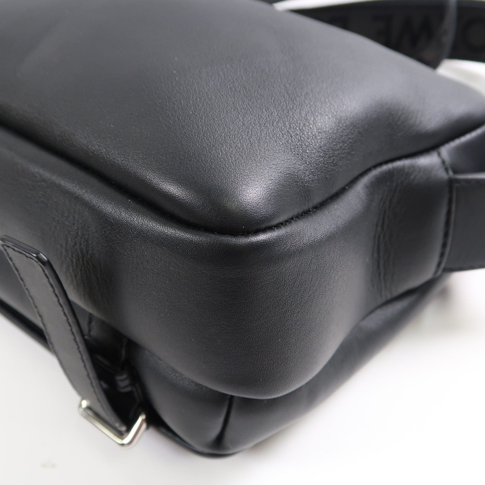 LOEWE 牛皮皮革Military Messenger Bag銀扣肩背袋