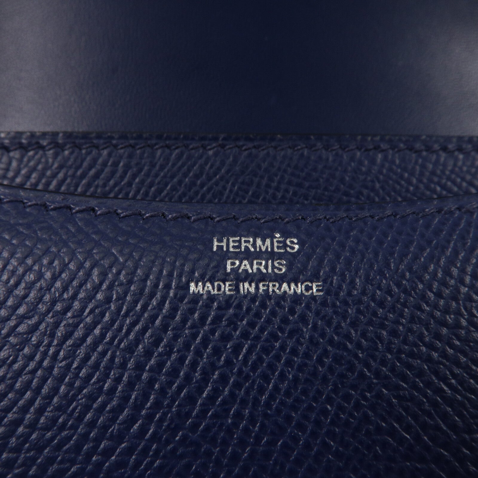 HERMES Epsom皮革Constance Mini肩背袋Bleu Saphir