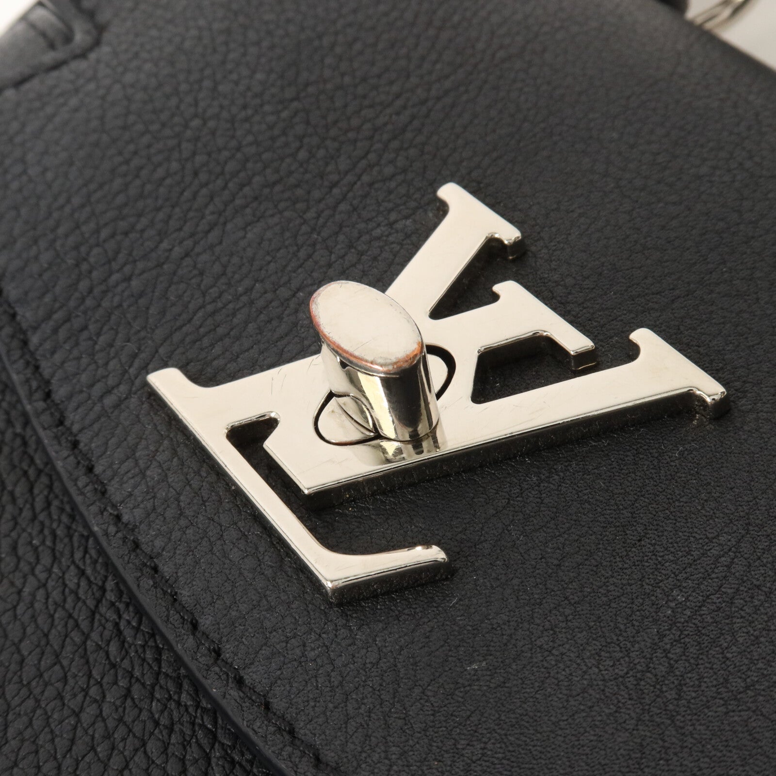 LOUIS VUITTON 牛皮皮革Lockme Ever Mini鏈帶手挽肩背兩用袋