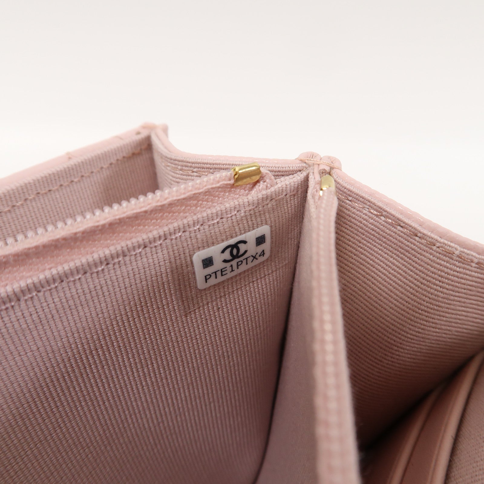 CHANEL 菱格牛皮皮革Chain Shoulder金扣鏈帶肩背袋粉紅色