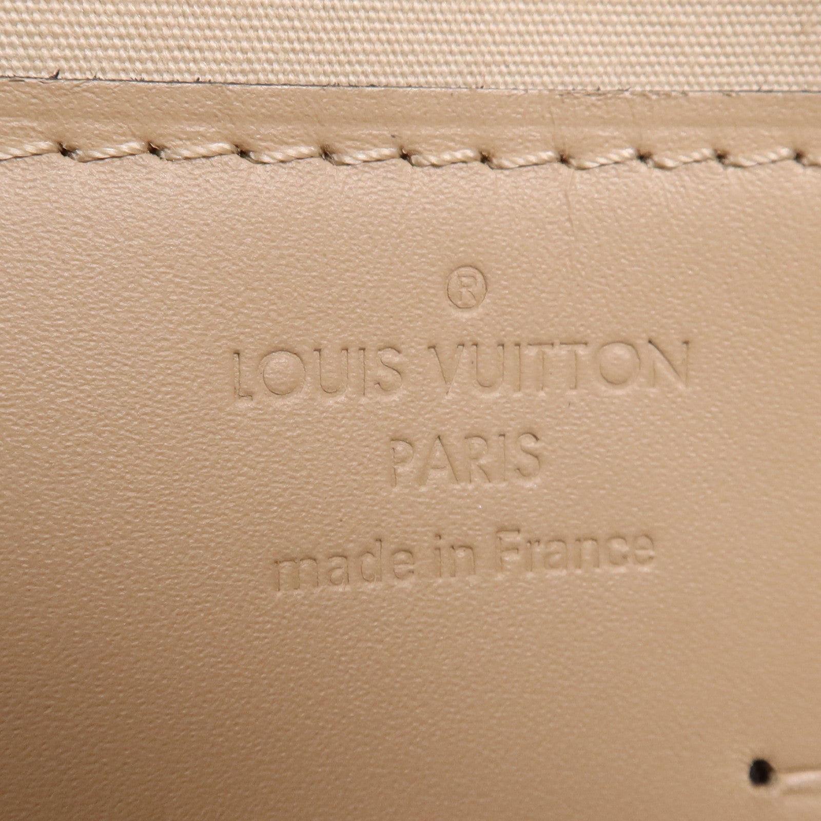 LOUIS VUITTON Vernis Ana Pochette金扣鏈帶肩背袋