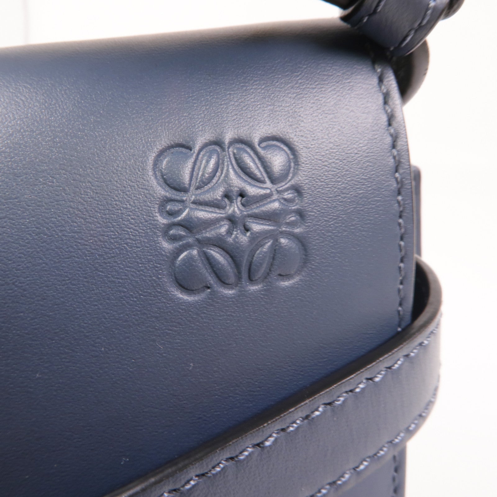 LOEWE 牛皮皮革Mini Gate金扣肩背袋
