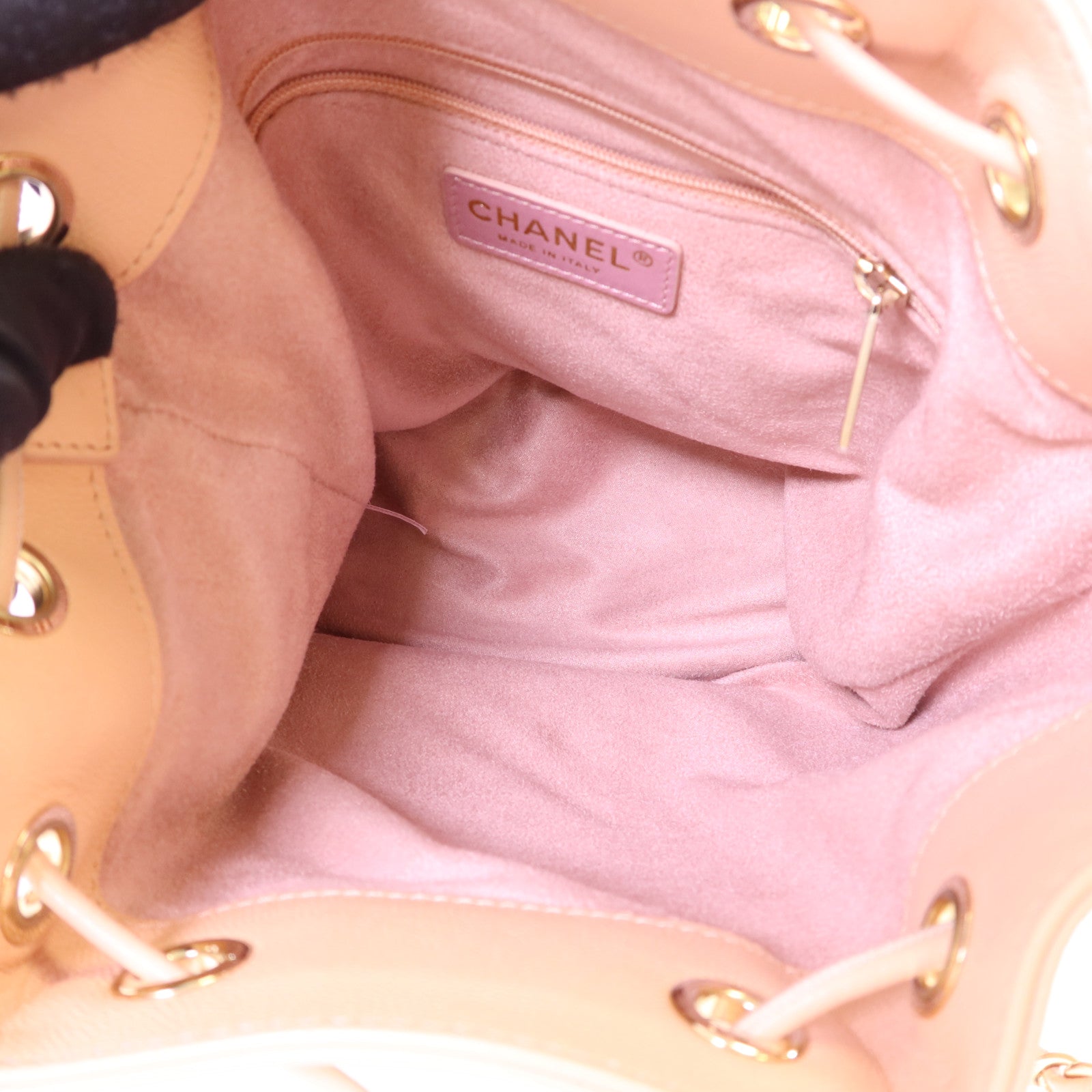 CHANEL 牛皮皮革Rivet Drawstring Bucket金扣肩背袋