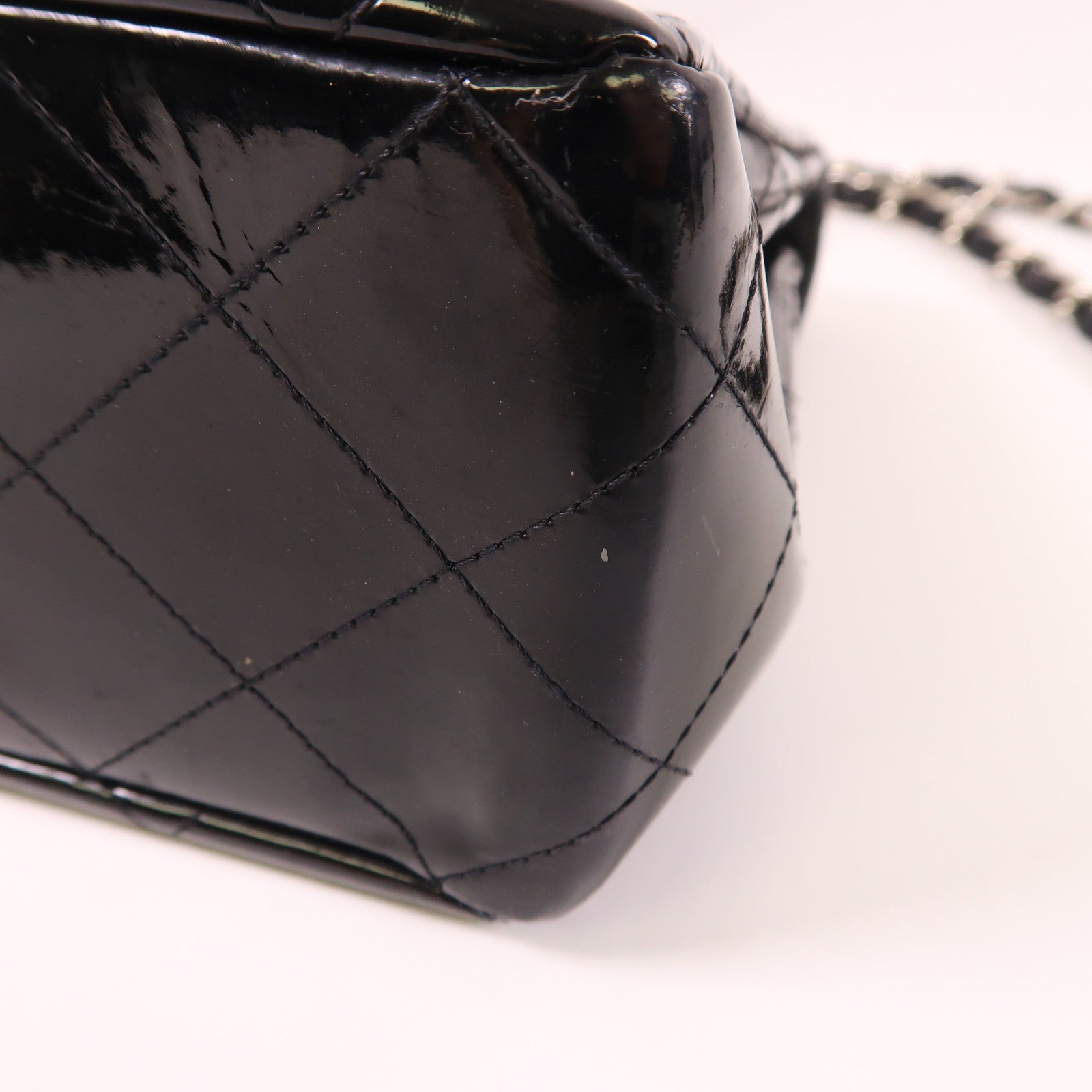 CHANEL 漆皮皮革Large Classic銀扣鏈帶肩背袋