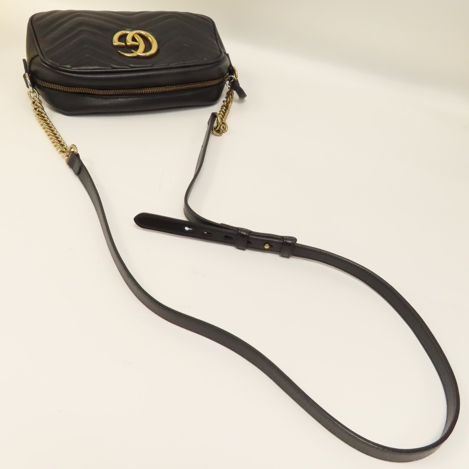 GUCCI 牛皮皮革GG Marmont金扣鏈帶肩背袋黑色